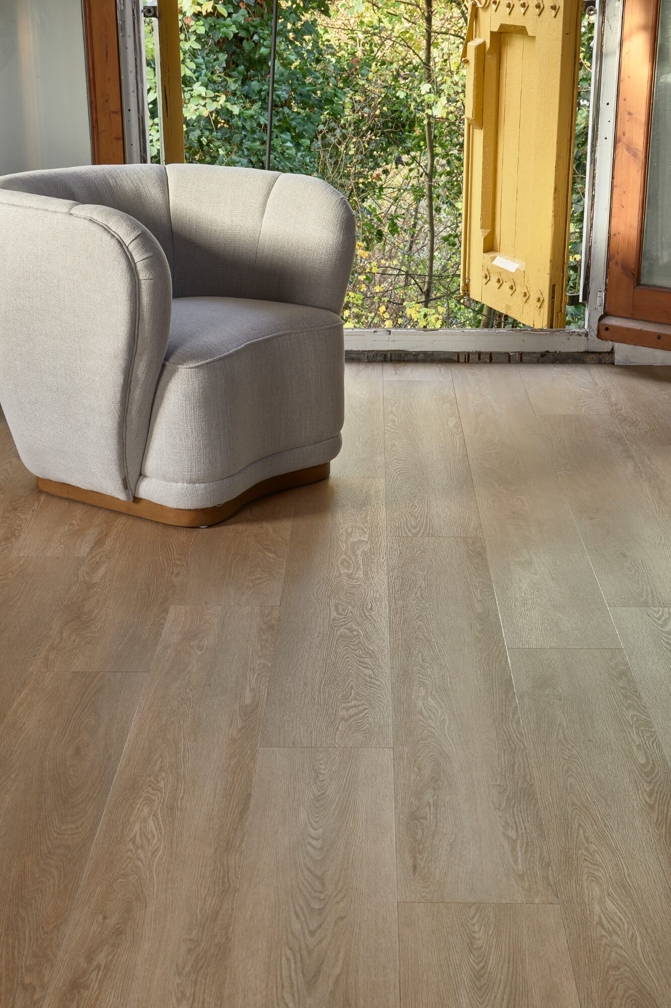 Interieur mit einem Long Island PVC-Boden von Rivièra Maison Flooring