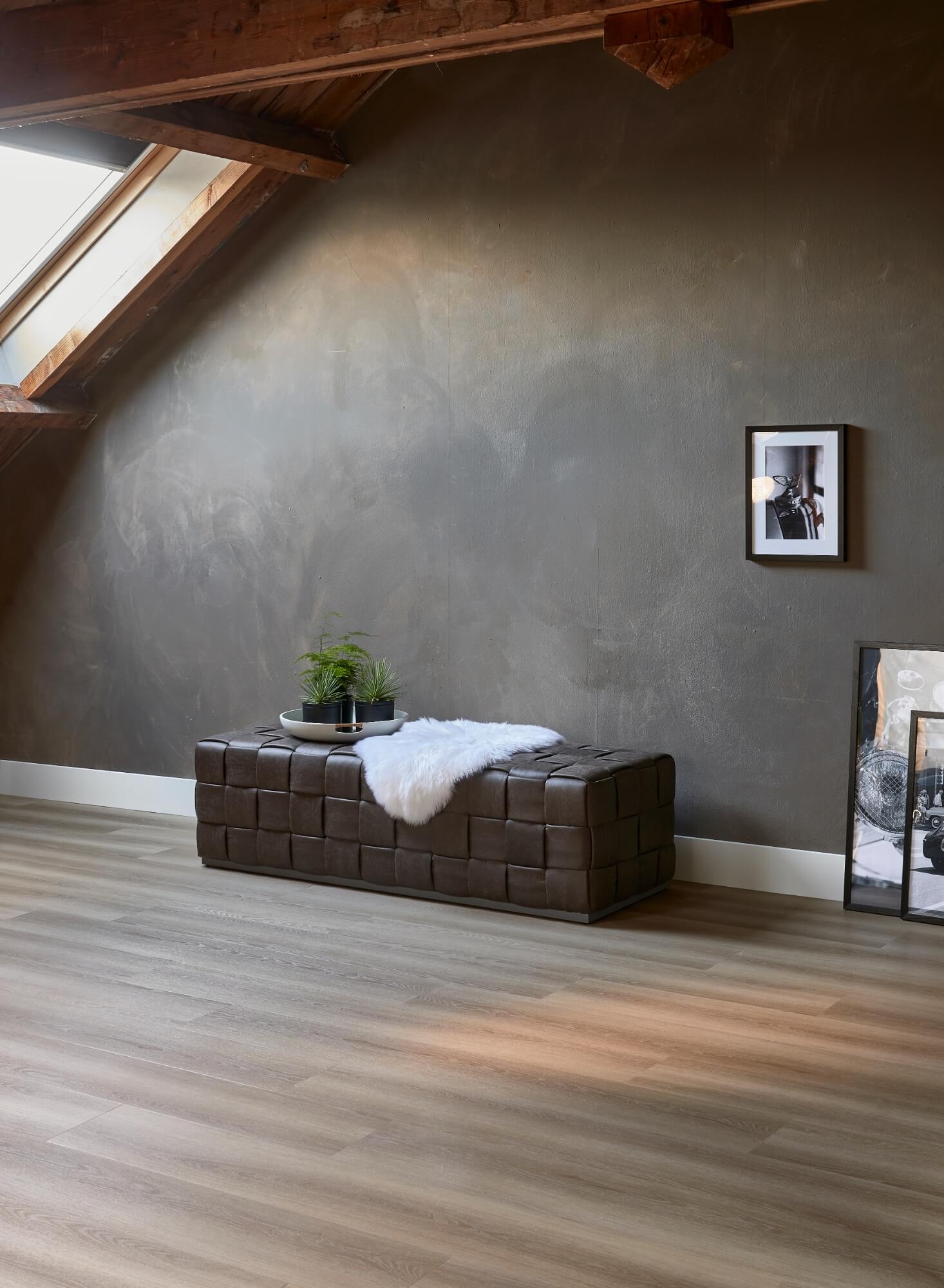 Interieur mit einem Long Island PVC-Boden von Rivièra Maison Flooring